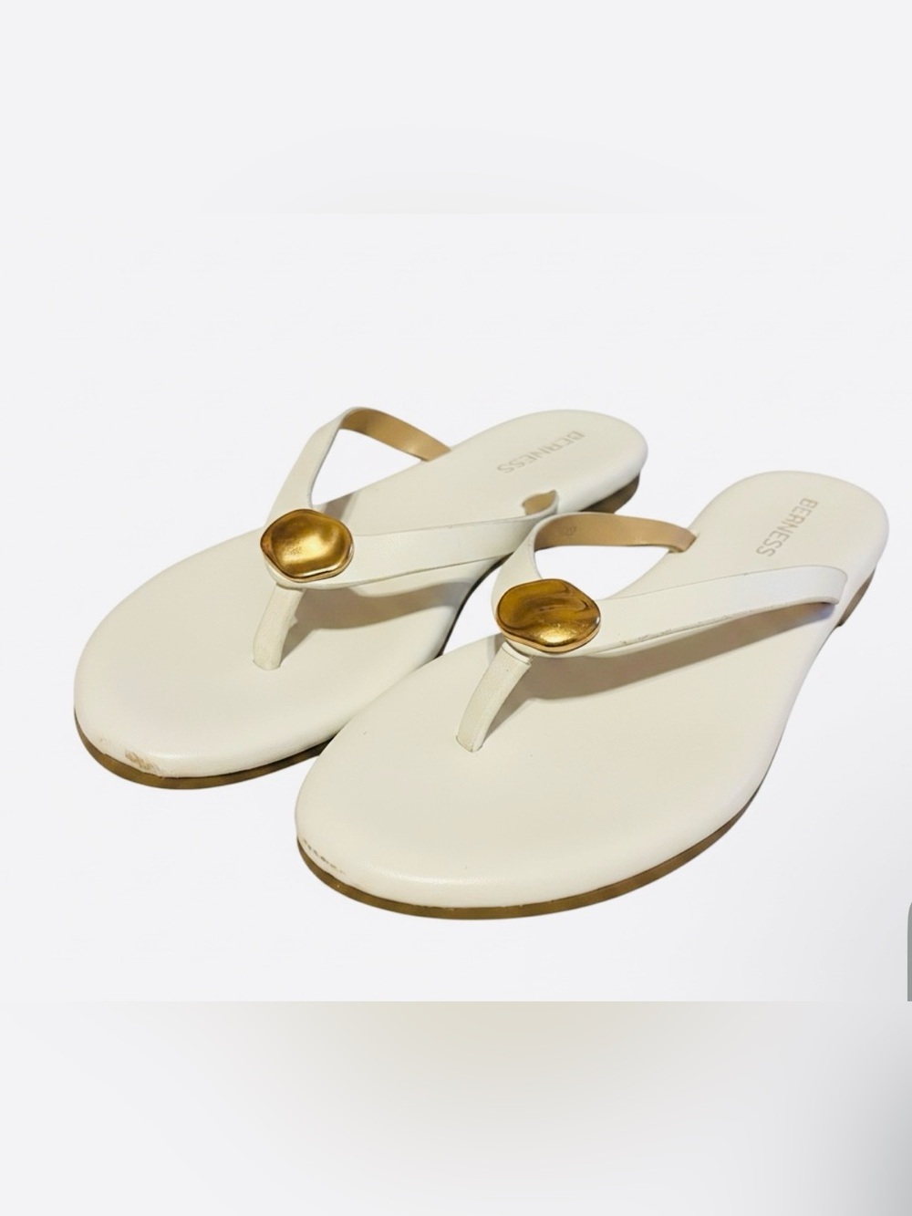 NEW: size 8 White Thong Sandals with Gold Accent